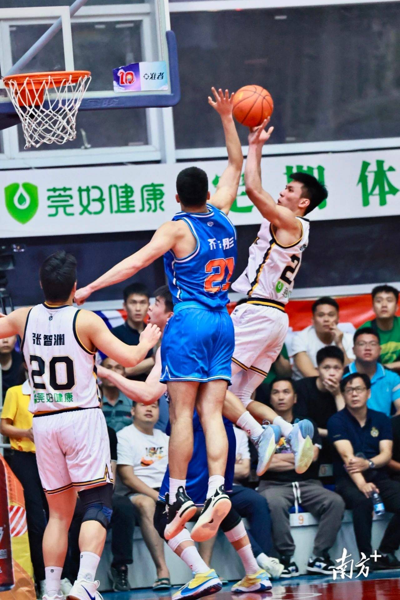 巴特勒在MAD比赛中出色防守，晋级下一阶段引发热议！的简单介绍